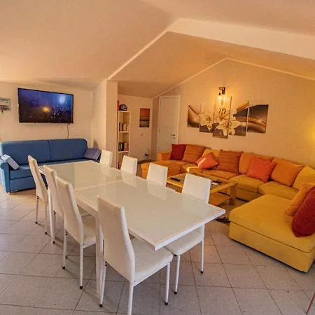 Attico Con Sauna E Piscina A