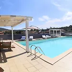 Apartament Attico Con Sauna E Piscina A *