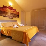Apartament Attico Con Sauna E Piscina A