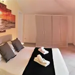 Apartament Attico Con Sauna E Piscina A *
