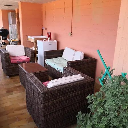 Attico Con Sauna E Piscina A Apartmán *