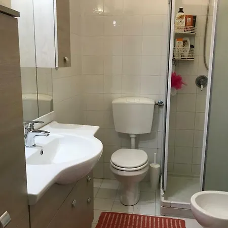 Attico Con Piscina Pivata A *
