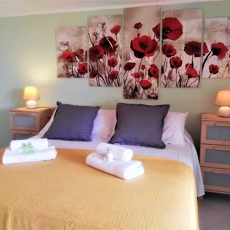 Apartment Attico Con Sauna E Piscina A *