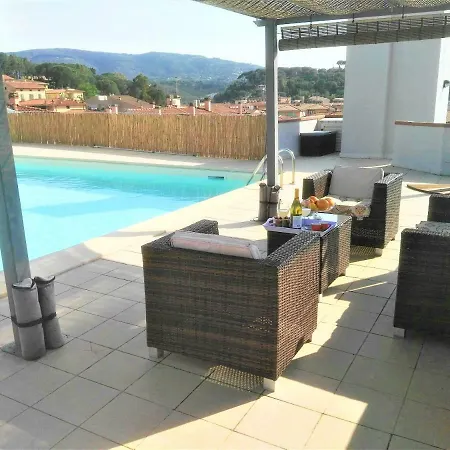 Attico Con Sauna E Piscina A Apartmán *